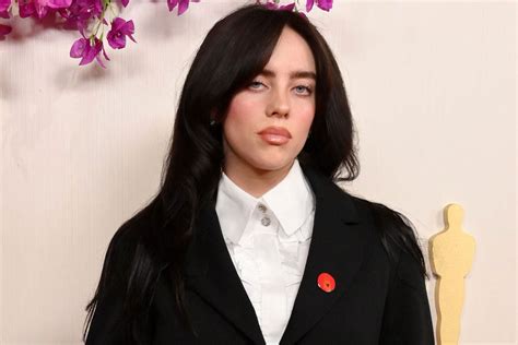 Billie Eilish Wows at 2024 Oscars in Knee.